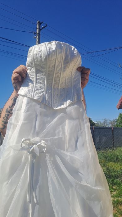 Vând rochie de mireasă
