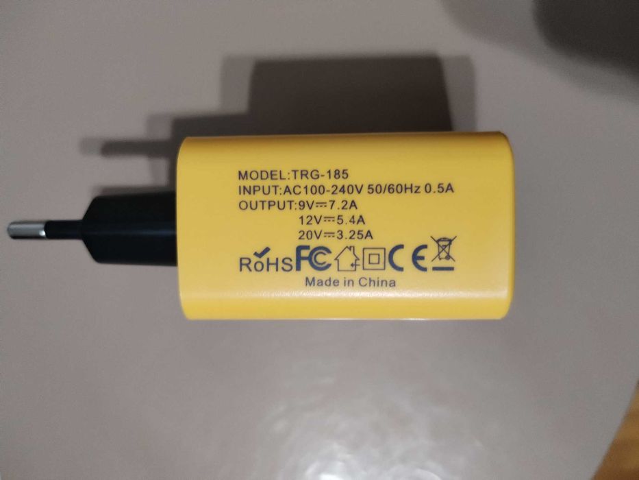 Vând încărcător cu încărcare rapidă 65w