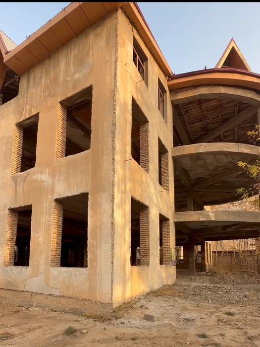 Коробка 2898м2 | 50 соток | вдоль дороги,центр Луначарского