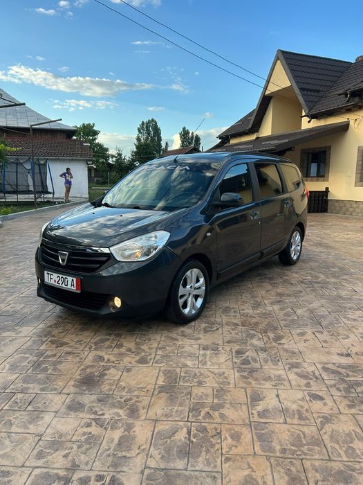 DACIA Lodgy 2013