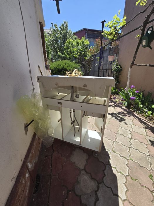 mobilier baie ghiuveta si baterie