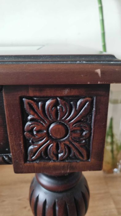 Masuta deosebita pentru servit cafea sau decor