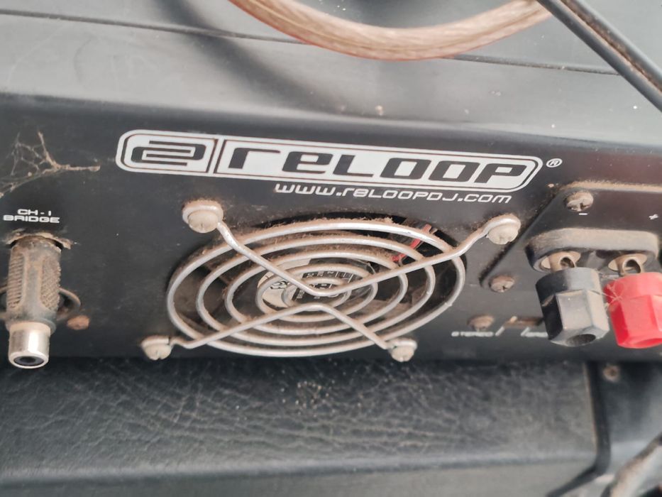 Vand 2 boxe MC Crypt cu statie si mixer