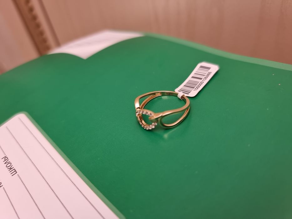 Кольцо лимонный золото 90000тг новая подарок