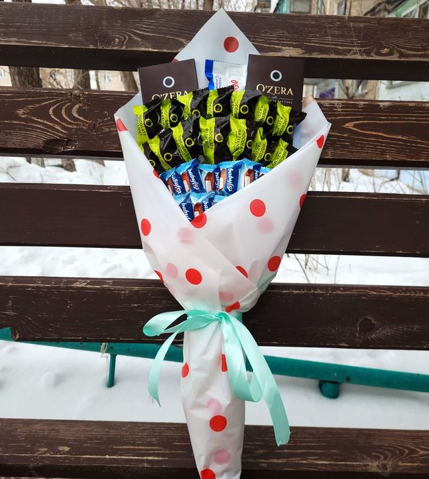 Букеты из конфет и корзины