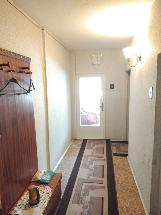 Продава се Тристаен апартамент в Ямбол, ОУ П. Р. Славейков - 92 кв.м за 1774 €/кв.м - Снимка #2