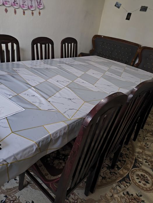 Продам стол  для гостиной