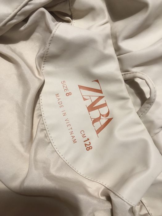 Куртка ветровка на девочку Zara