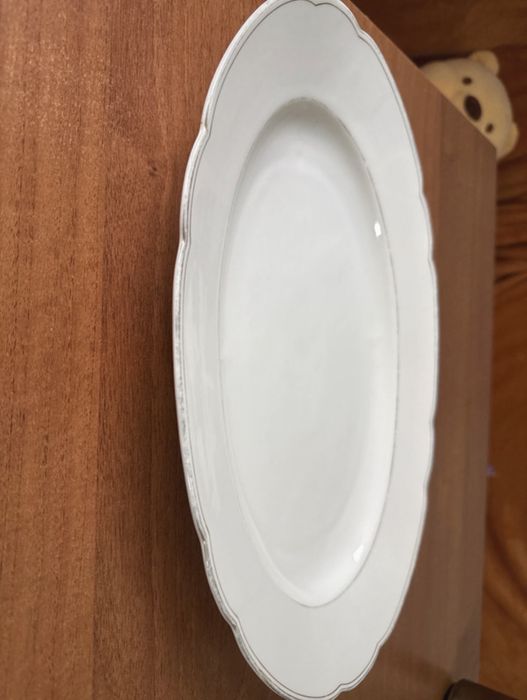 Platou Oval Mare Vintage Baroc - Margine Ondulata cu Auriu - Portelan