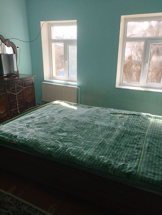 Yangiyoʼl shaxarda 3 xonali uy sotiladii