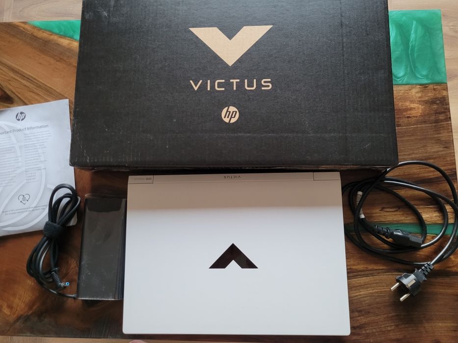 HP Victus RTX 4060 8GB video ram Intel i5 12500