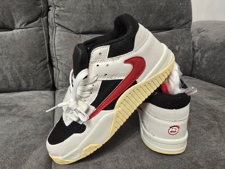 Jordan Travis Scott nr 37 38 39 preț 400 lei