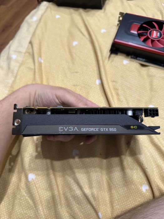 Vand placa video 950 2gb