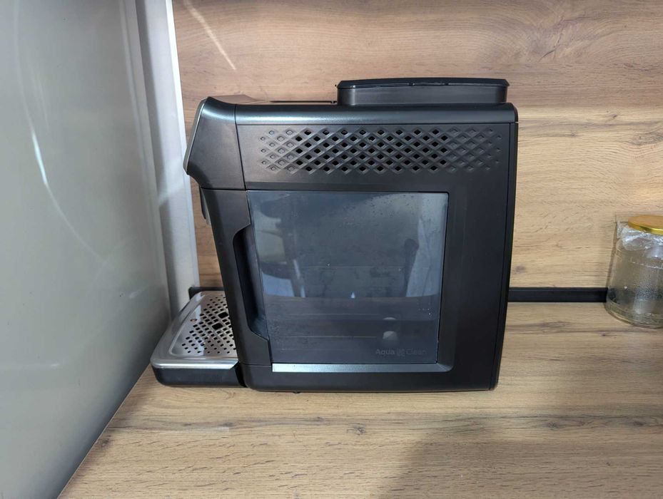 Кофемашина Philips LatteGo EP3246