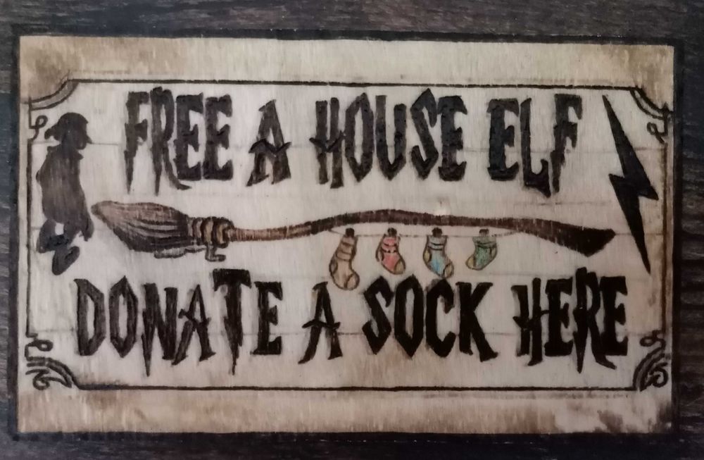 Забавни табелки за всеки дом, ръчно изработени с пирограф