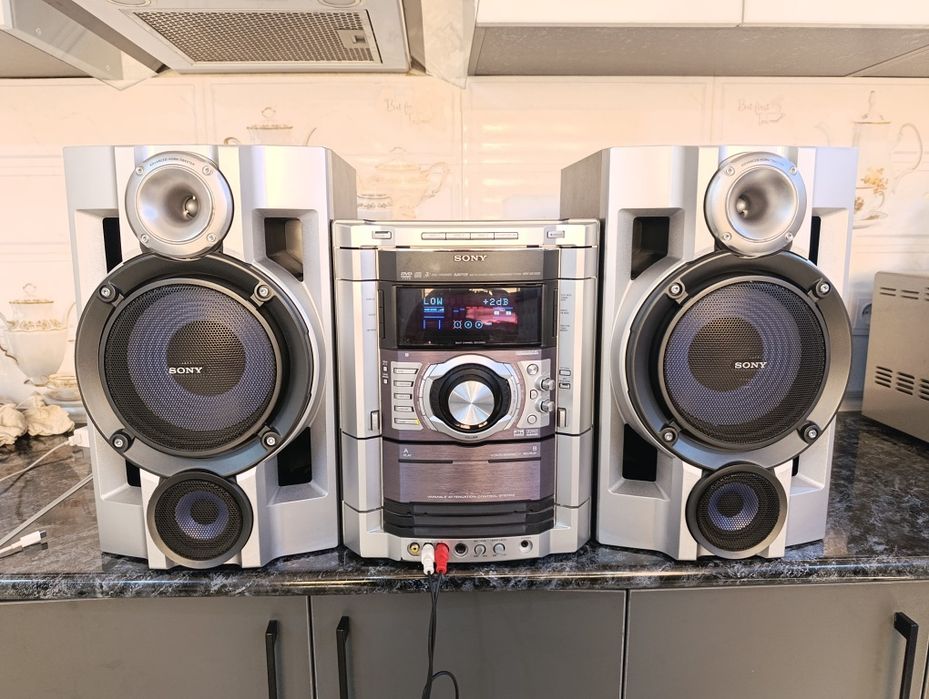 Музикалний центир SONY  оригинал 7800Wat