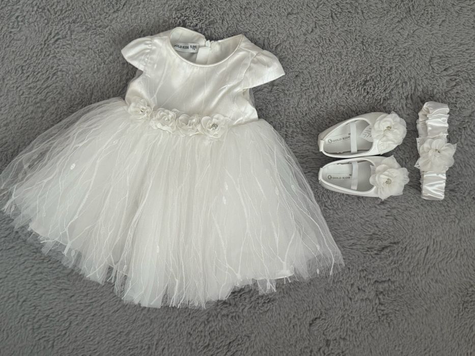 Рокля официална 6-9 месеца 74 см комплект с обувки и лента