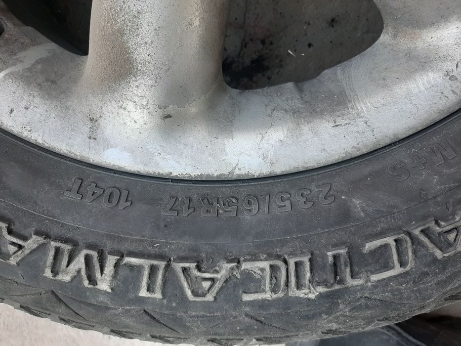 Шина с дисками на 17