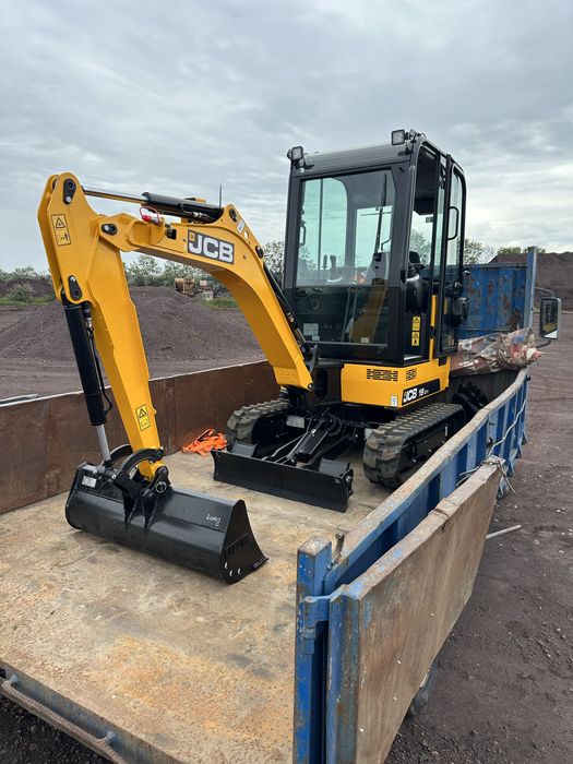 Transport basculabil,inchiriez/inchiriere miniexcavator,buldoexcavator