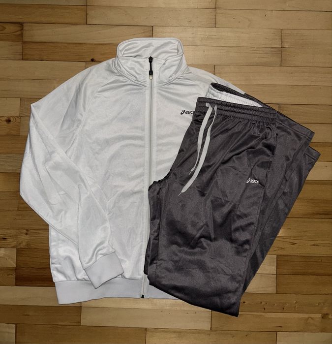 Нов дамски екип Asics