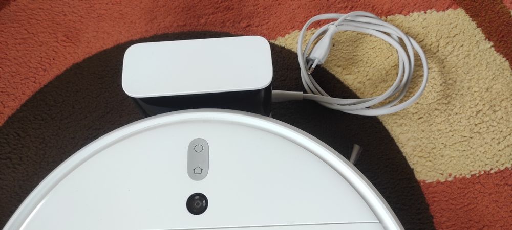 Vând Aspirator Robot Mi Robot Vacuum – Baterie și Accesorii Noi