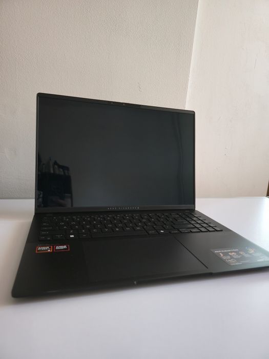 ASUS Vivobook S16 OLED 3.2K – Ryzen 9, 24GB RAM, 1TB