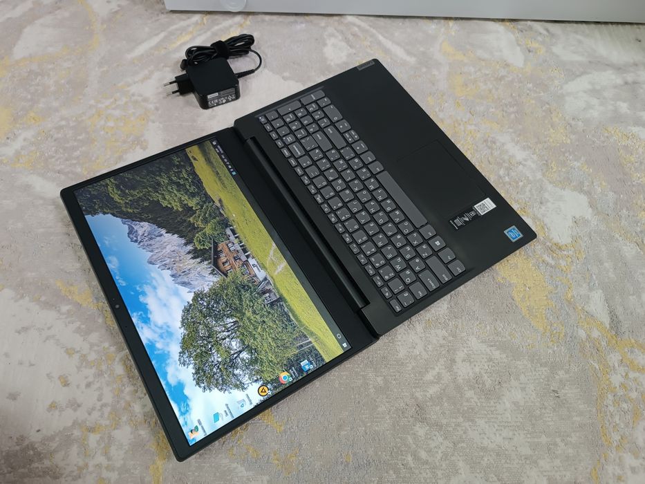 НОУТБУК Lenovo современный.