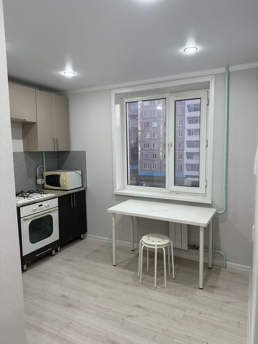 Продам полуторку 6 мкр 1 дом