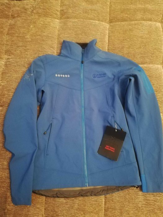 дамско яке arcteryx с етикета S размер