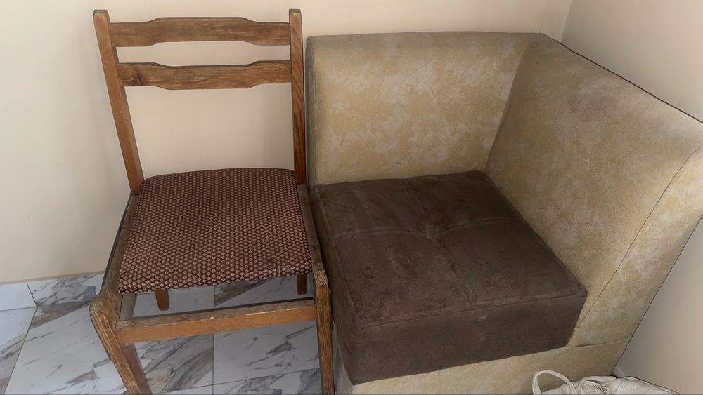 Shu ikkita stullar tekinga berib yuboriladi kimga kerak bolsa