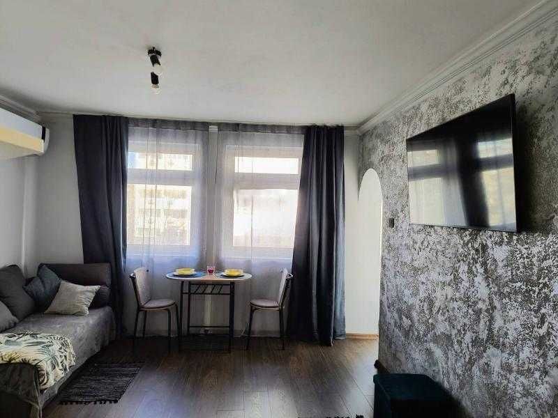 Стилно обзаведен двустаен дом под наем във Възраждане