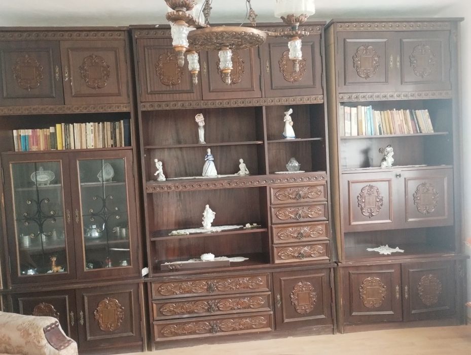 Vând biblioteca sufragerie