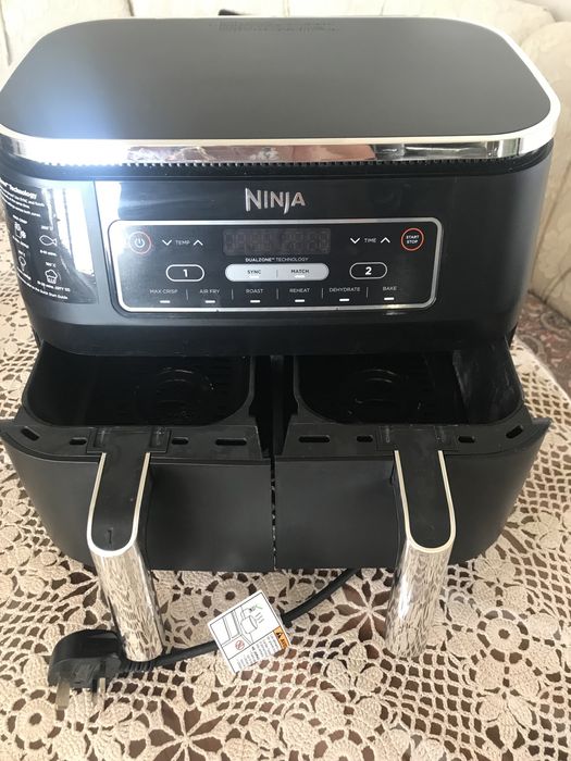 Фритюрник с горещ въздух Ninja AF300EU, 2470W, 7.6 л, 6 програми