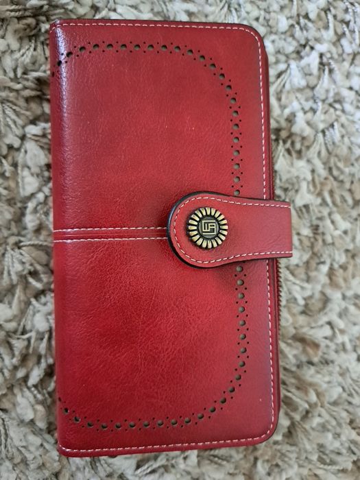 Дамски портфейл естествена кожа с RFID защита