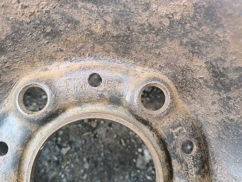 Продам оригинальный металлический диск на BMW 5 е39