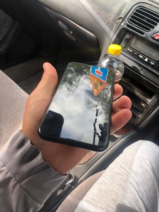 В продаже айфон xr