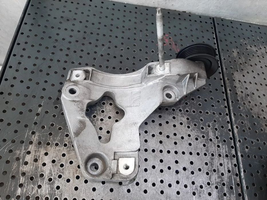 suport compresor ac 3.0 crd vm44d jeep grand cherokee 4 wk wk2 2012 vmmt031-1