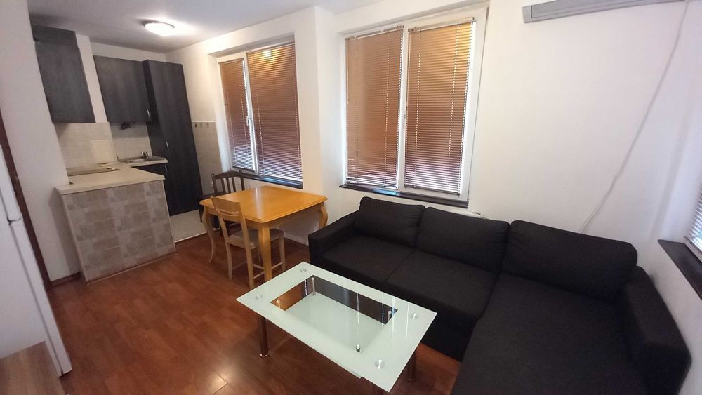 Двустаен апартамент в жк Студентски град