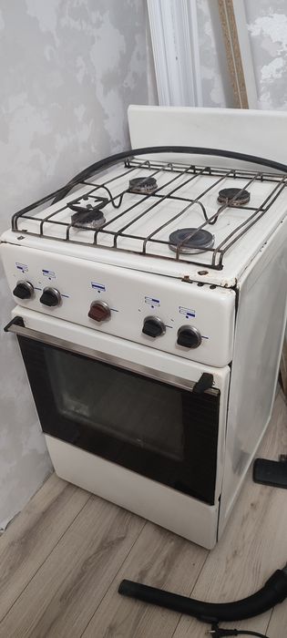 Продам газовую плиту