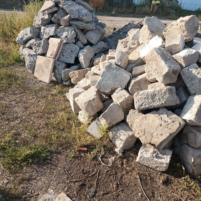 Отдам даром бой пеноблока и пушонки