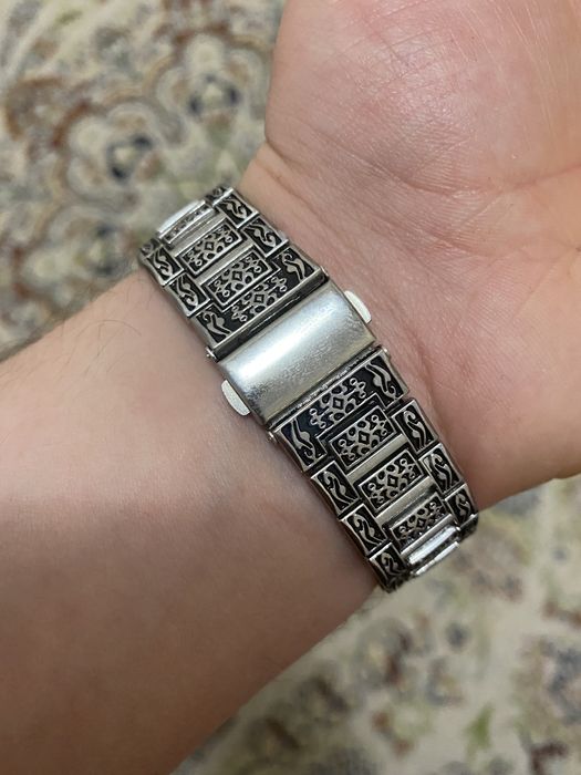 Продам часы с гравировкой