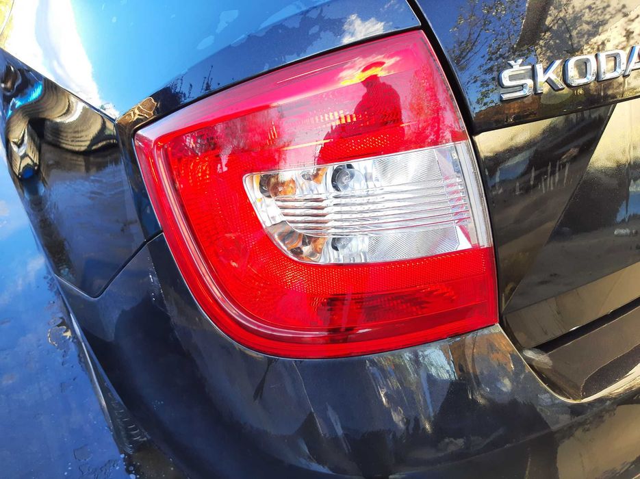 Dezmembrez Skoda Rapid 1.6 E5/CAYC/usa/bara/interior/volan/motor/cutie/capota/bara/plafon/stopuri/faruri