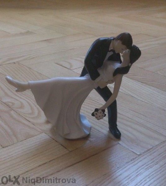 статуя за сватбена торта