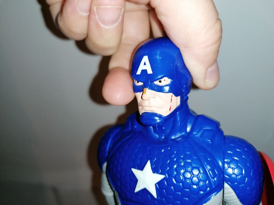 Batman, Iron, Hulk super eroi