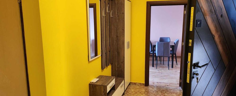 Дава се под наем Двустаен апартамент в Перник, Център - 65 кв.м за 382.5 € - Снимка #3