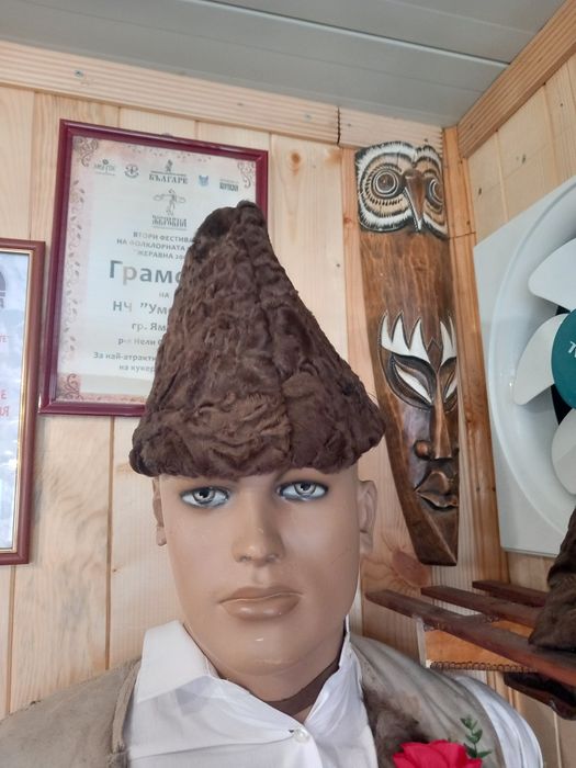 Калпаци от естествена кожа-астраган