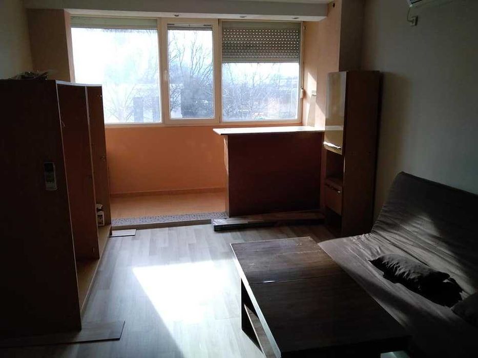 Дава се под наем Двустаен апартамент в София, Връбница 1 - 56 кв.м за 348.84 € - Снимка #2