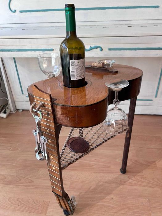 Уникална масичка от китара – За специални моменти и стилни интериори!