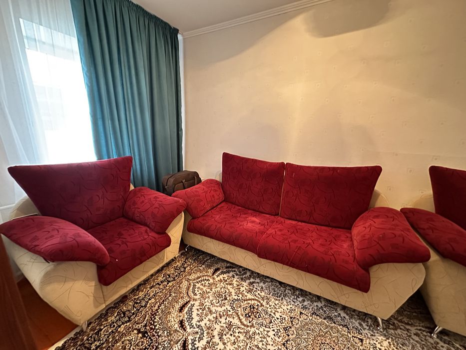 Срочно Продам Диван и два кресло