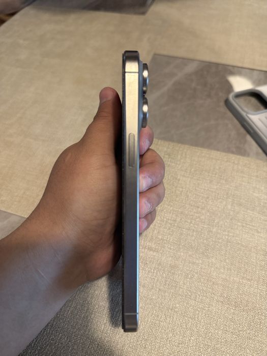 Продам айфон 15 про мах 256